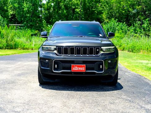 Used 2023 Jeep Grand Cherokee L Overland w/ Advanced Protech Group III AWD/4WD image 5