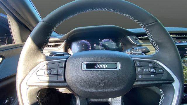 Used 2023 Jeep Grand Cherokee Altitude AWD/4WD image 16