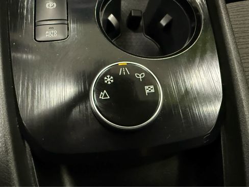 Used 2021 Nissan Rogue S AWD/4WD image 17