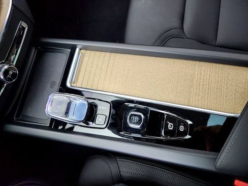 New 2026 Volvo XC60 B5 Plus w/ Protection Package Premier AWD/4WD image 26