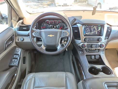 Used 2019 Chevrolet Suburban LT image 14