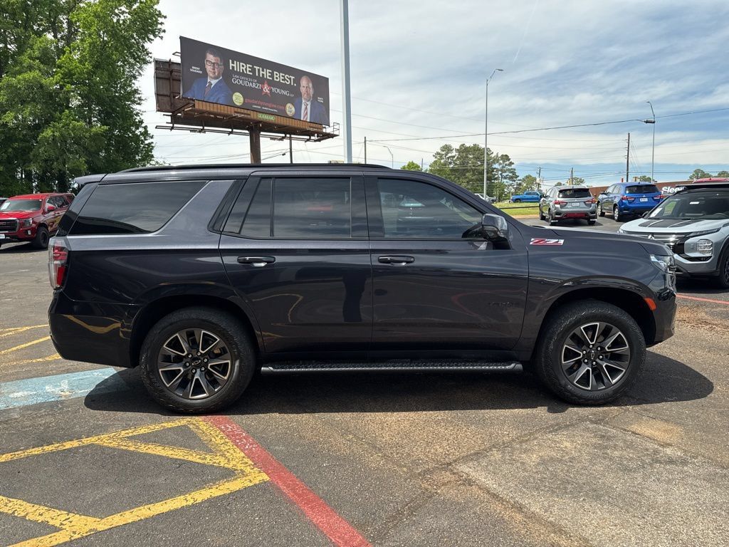 Used 2023 Chevrolet Tahoe Z71 w/ Luxury Package AWD/4WD image 5