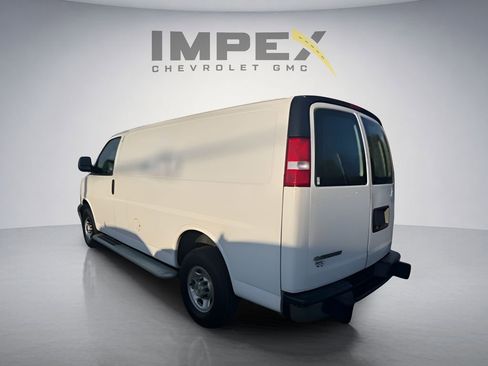 Used 2023 Chevrolet Express 2500 w/ Driver Convenience Package RWD image 3