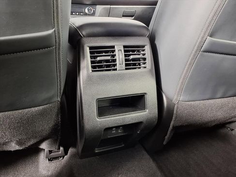 Used 2024 Mitsubishi Outlander SE Black Edition image 13