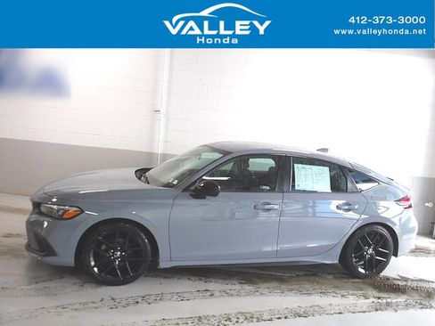 Used 2022 Honda Civic Sport image 2