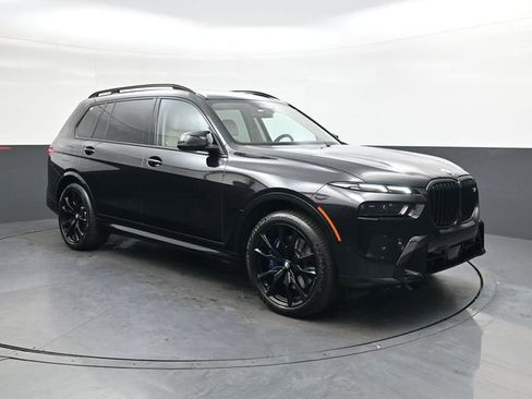 Used 2024 BMW X7 M60i w/ Executive Package image 2