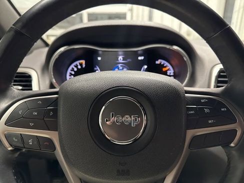 Used 2018 Jeep Grand Cherokee Limited image 13