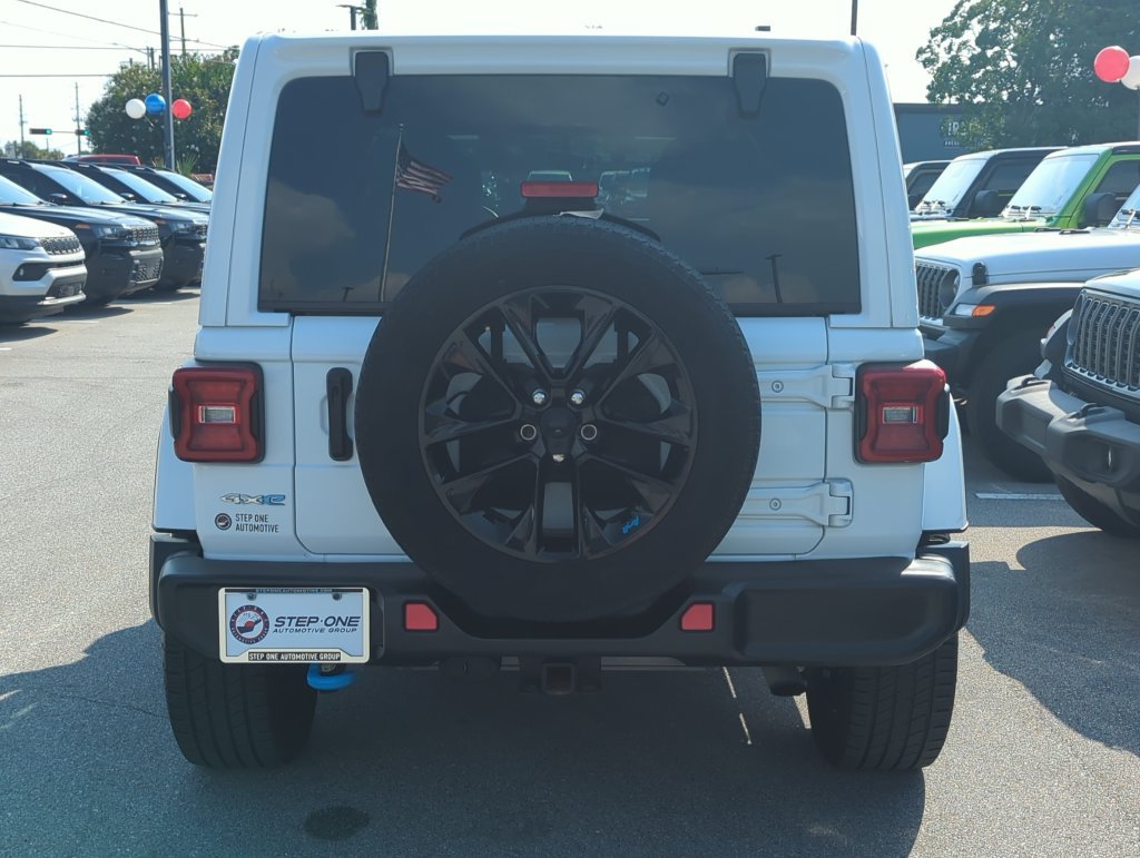 Used 2022 Jeep Wrangler Unlimited Sahara AWD/4WD image 5