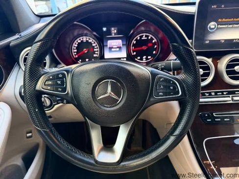Used 2017 Mercedes-Benz GLC 300 4MATIC image 22