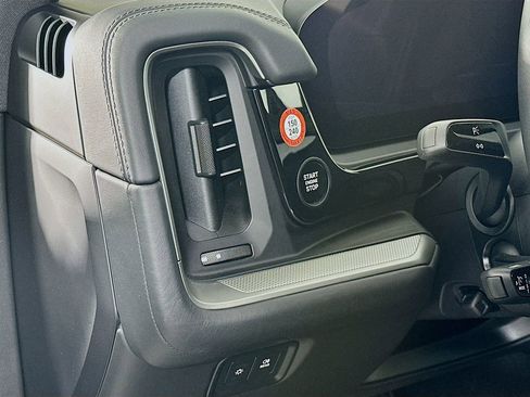 Used 2025 Porsche Cayenne E-Hybrid image 11