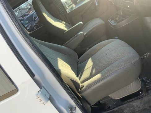 Used 2018 Chevrolet Express 3500 LT w/ LT Preferred Equipment Group RWD image 9