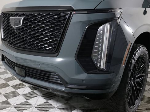 Used 2025 Cadillac Escalade Sport w/ Touring Package AWD/4WD image 45
