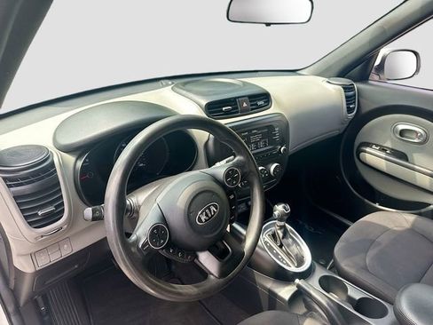 Used 2018 Kia Soul FWD image 10