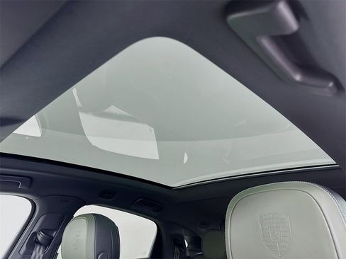 New 2025 Porsche Cayenne Coupe image 23