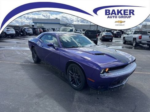 Used 2019 Dodge Challenger SXT w/ Driver Convenience Group image 1