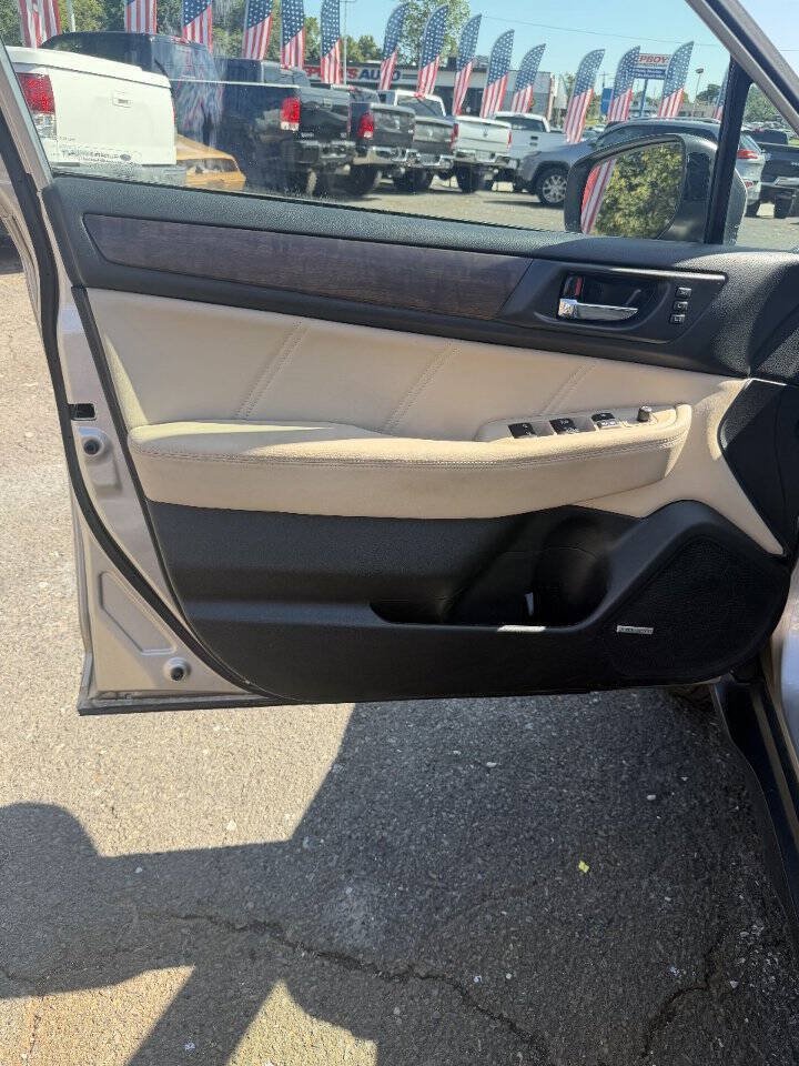 Used 2018 Subaru Outback 3.6R Limited AWD/4WD image 2