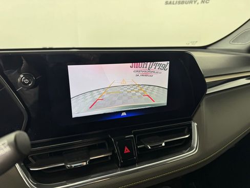 Used 2024 Chevrolet TrailBlazer ACTIV w/ Driver Confidence Package image 3