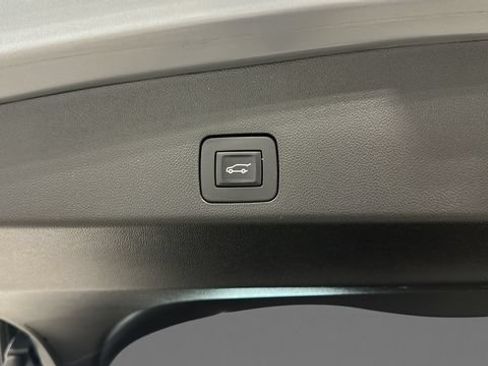 Used 2022 Buick Encore GX Essence w/ Advanced Technology Package FWD image 31