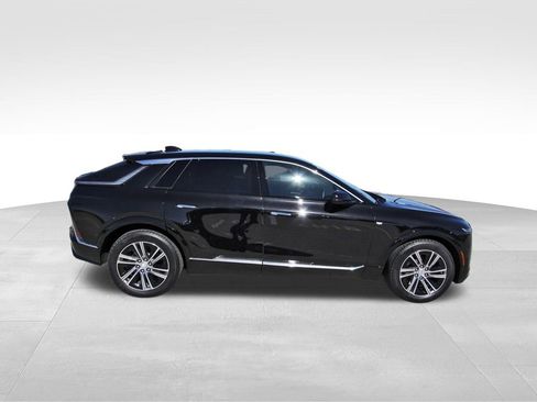 New 2026 Cadillac Lyriq Luxury image 5