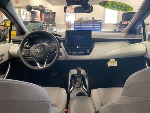 Used 2024 Toyota Corolla SE image 4