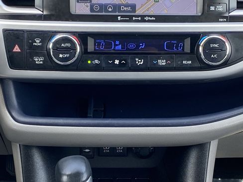 Certified 2018 Toyota Highlander XLE image 15