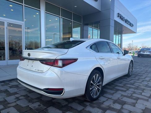Certified 2021 Lexus ES 250 w/ Premium Package image 6