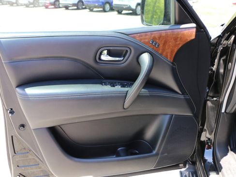 Used 2019 INFINITI QX80 Luxe RWD image 16