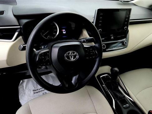 Used 2021 Toyota Corolla LE image 24