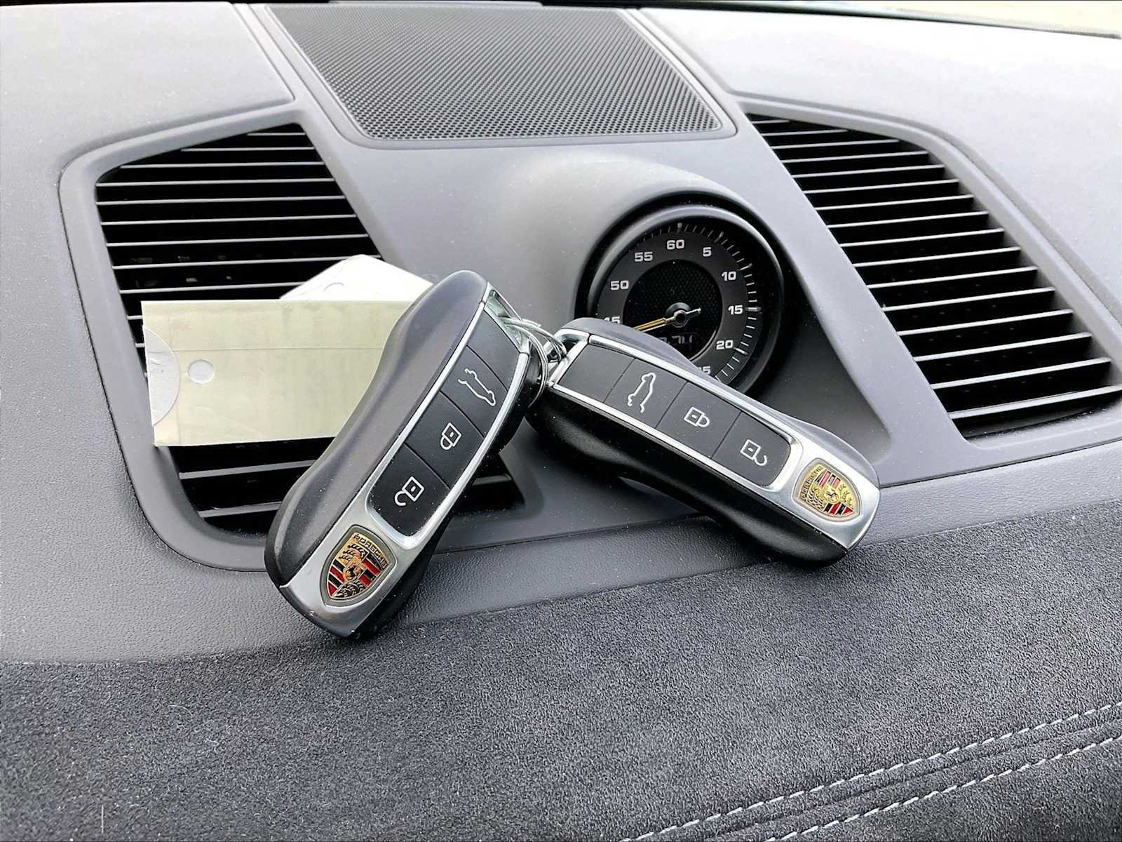 Certified 2022 Porsche Cayenne Turbo GT AWD/4WD image 21