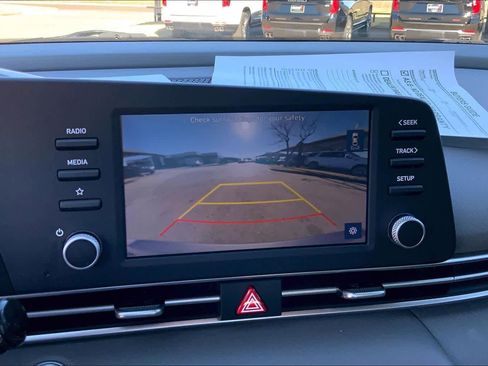 Used 2022 Hyundai Elantra SEL FWD image 48