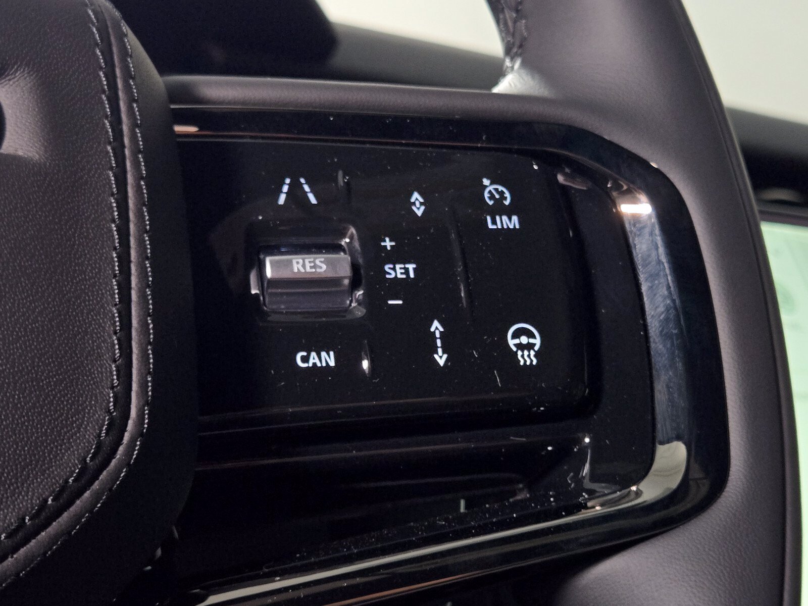 New 2026 Land Rover Range Rover Velar S AWD/4WD image 26