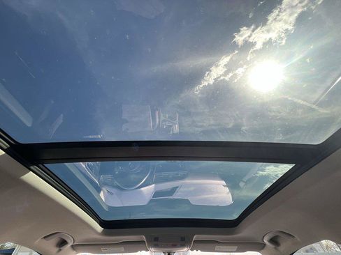 Used 2018 Volkswagen Tiguan SE w/ Panoramic Sunroof Package AWD/4WD image 21