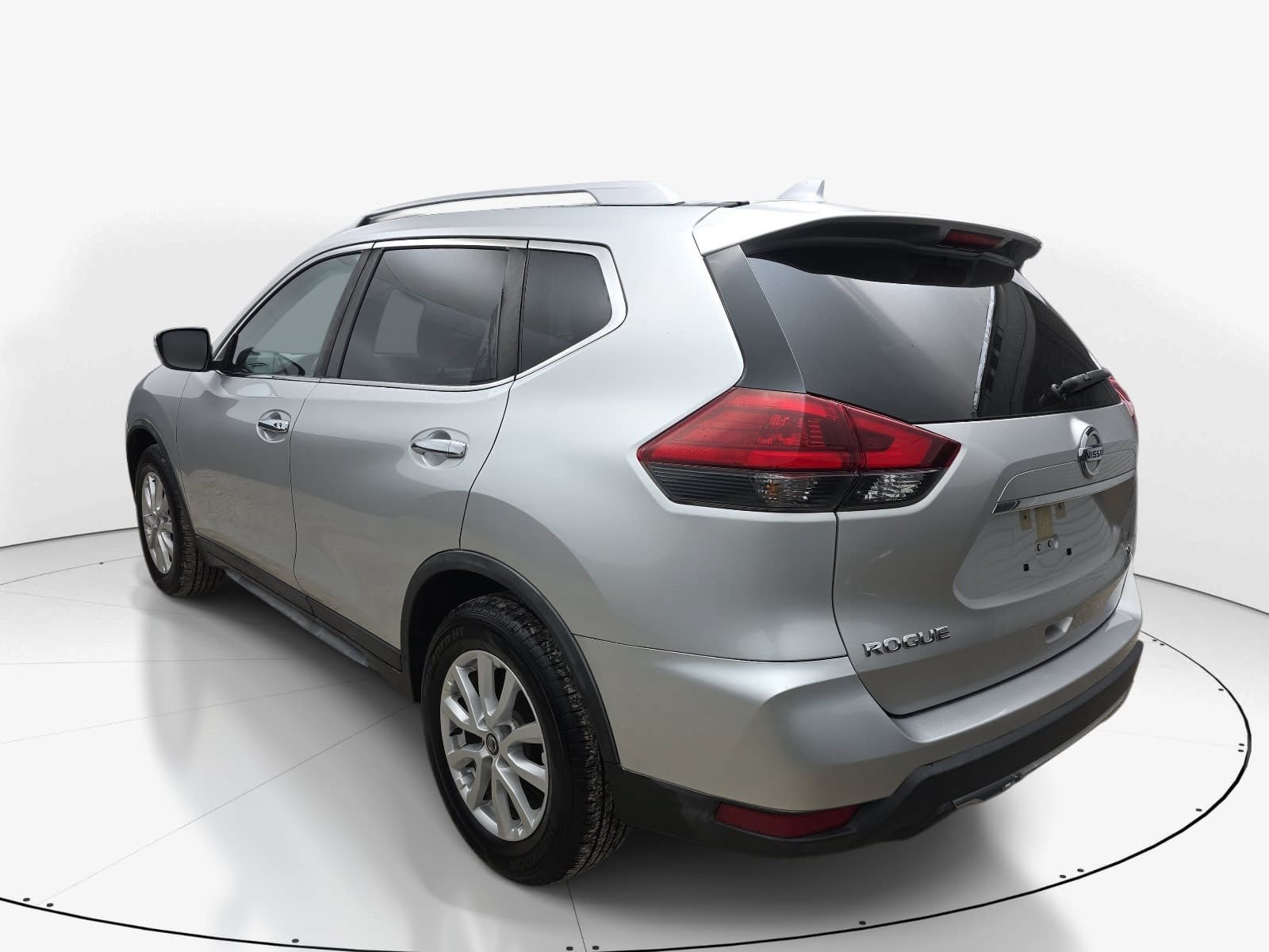 Used 2018 Nissan Rogue SV FWD image 6