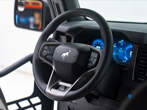 Used 2025 Ford Bronco Pickup image 41