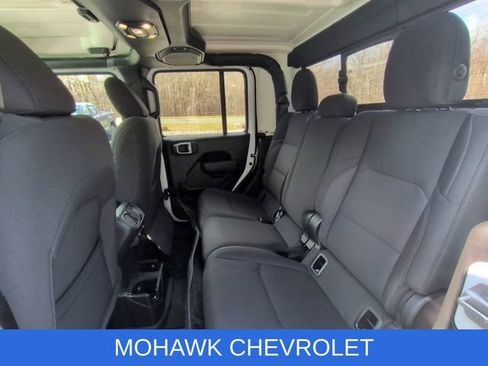 Used 2022 Jeep Gladiator Sport image 24