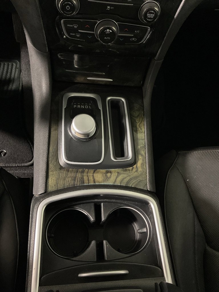 Used 2019 Chrysler 300 Limited AWD/4WD image 30