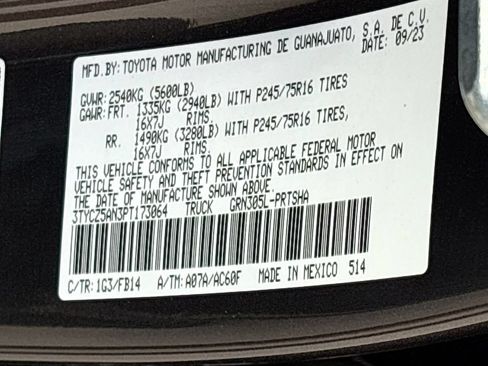 Used 2023 Toyota Tacoma SR AWD/4WD image 32