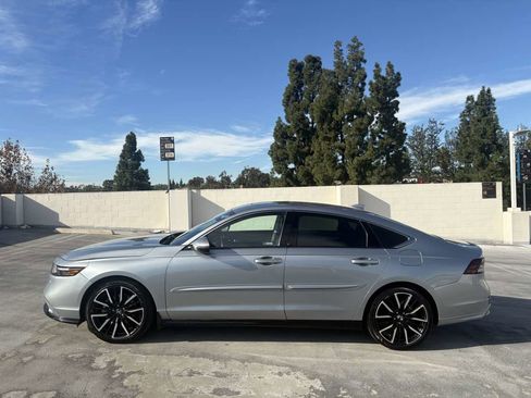 Used 2023 Honda Accord Touring image 8