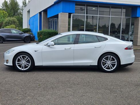 Used 2016 Tesla Model S 70D image 2