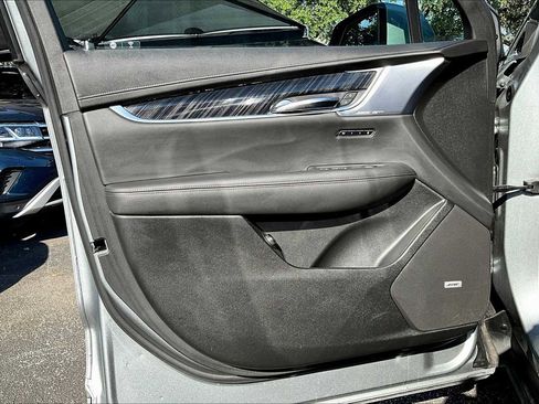 Used 2024 Cadillac XT6 Premium Luxury image 41