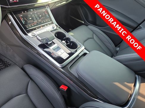 Used 2025 Audi Q8 Prestige image 25