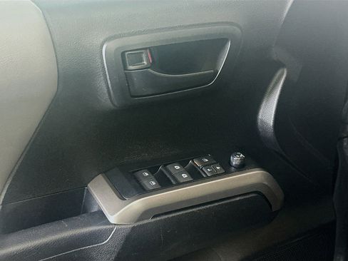 Used 2023 Toyota Tacoma SR5 RWD image 15