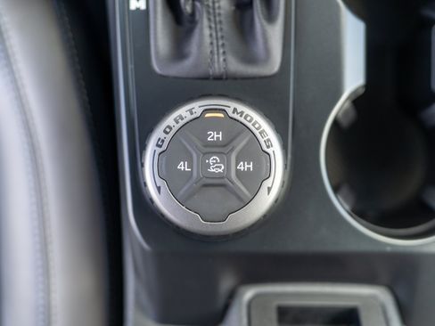 Used 2025 Ford Bronco Outer Banks AWD/4WD image 32