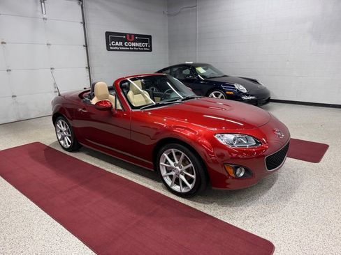 Used 2012 MAZDA MX-5 Miata Grand Touring w/ Premium Pkg RWD image 9
