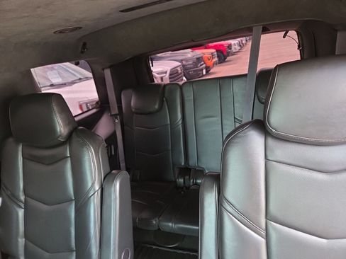 Used 2017 Cadillac Escalade Platinum AWD/4WD image 47
