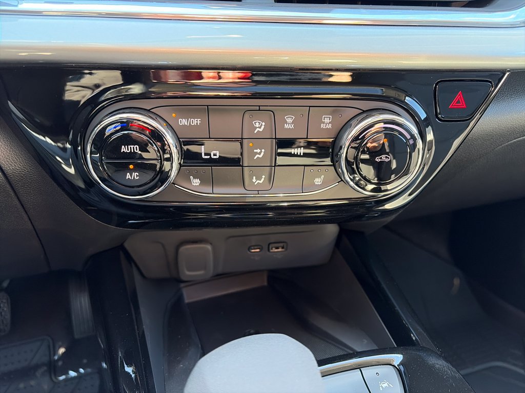Used 2026 Chevrolet Trax LT w/ Sunroof Package FWD image 15