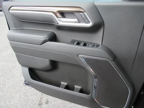 Used 2024 GMC Sierra 1500 Elevation image 18