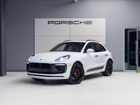 Used 2022 Porsche Macan GTS image 1