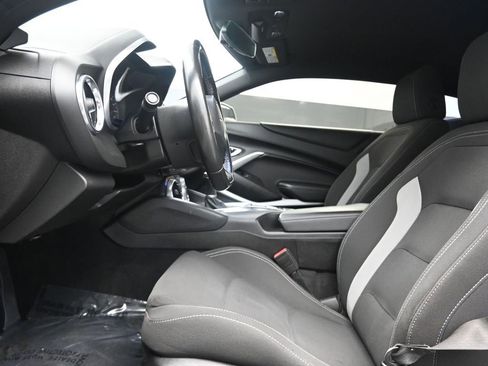 Used 2019 Chevrolet Camaro LT image 17