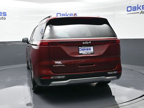 Certified 2024 Kia Carnival SX Prestige image 7
